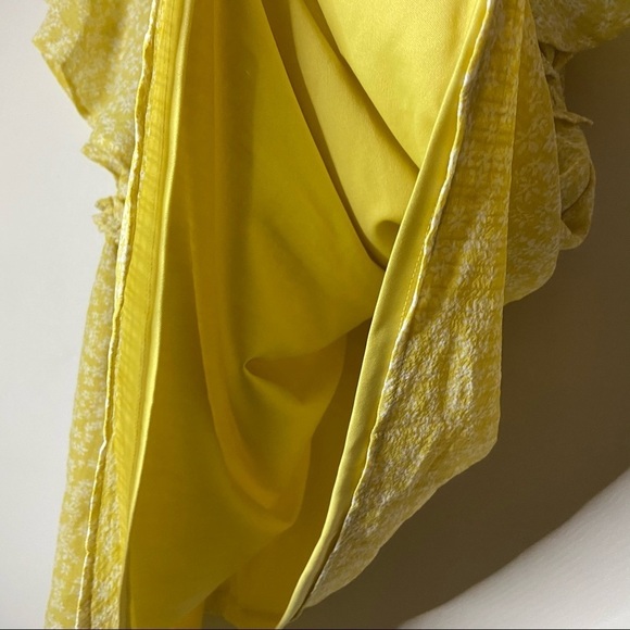 NWOT Floral Ruffle Blouse Maternity Yellow Cascade Sleeve Spring Summer XXL - Picture 8 of 9